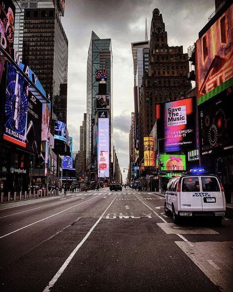 Пустые улицы Нью-Йорка-11